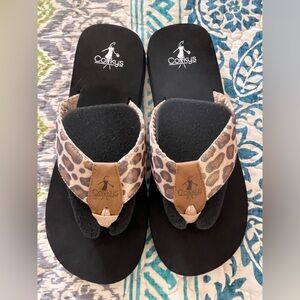 Corkys Womens Aquaholic Slip-on Leopard Print Flip Flop Sandals 9